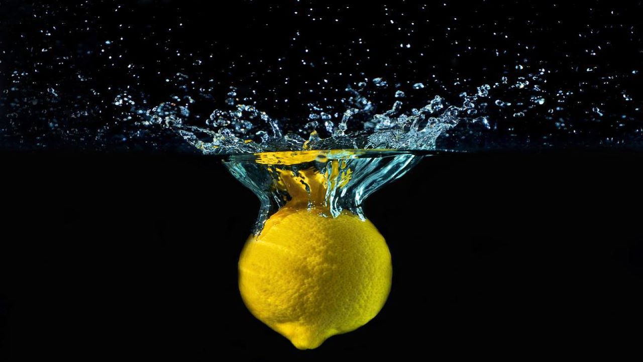 Limone in acqua