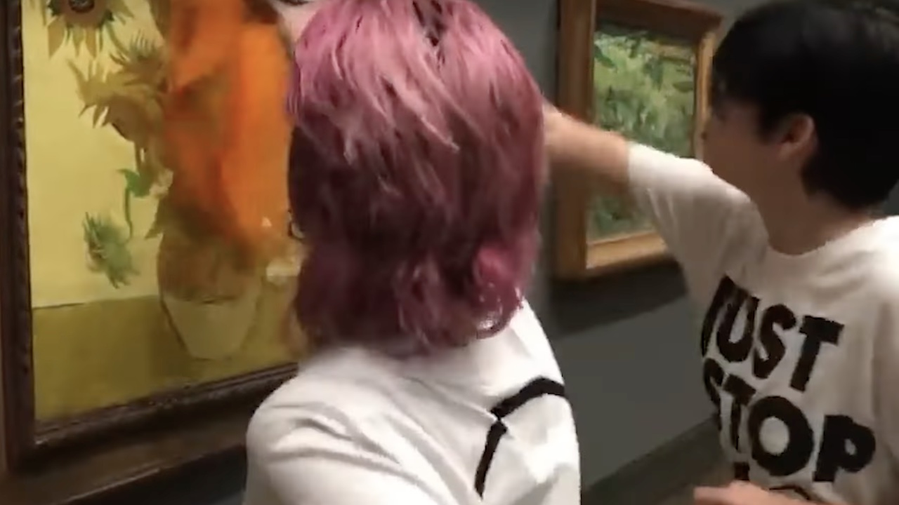 Atto di vandalismo contro I girasoli di Van Gogh