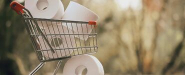 Carta igienica nel carrello della spesa