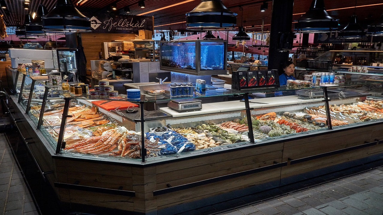 Pesce nel bancone del supermercato