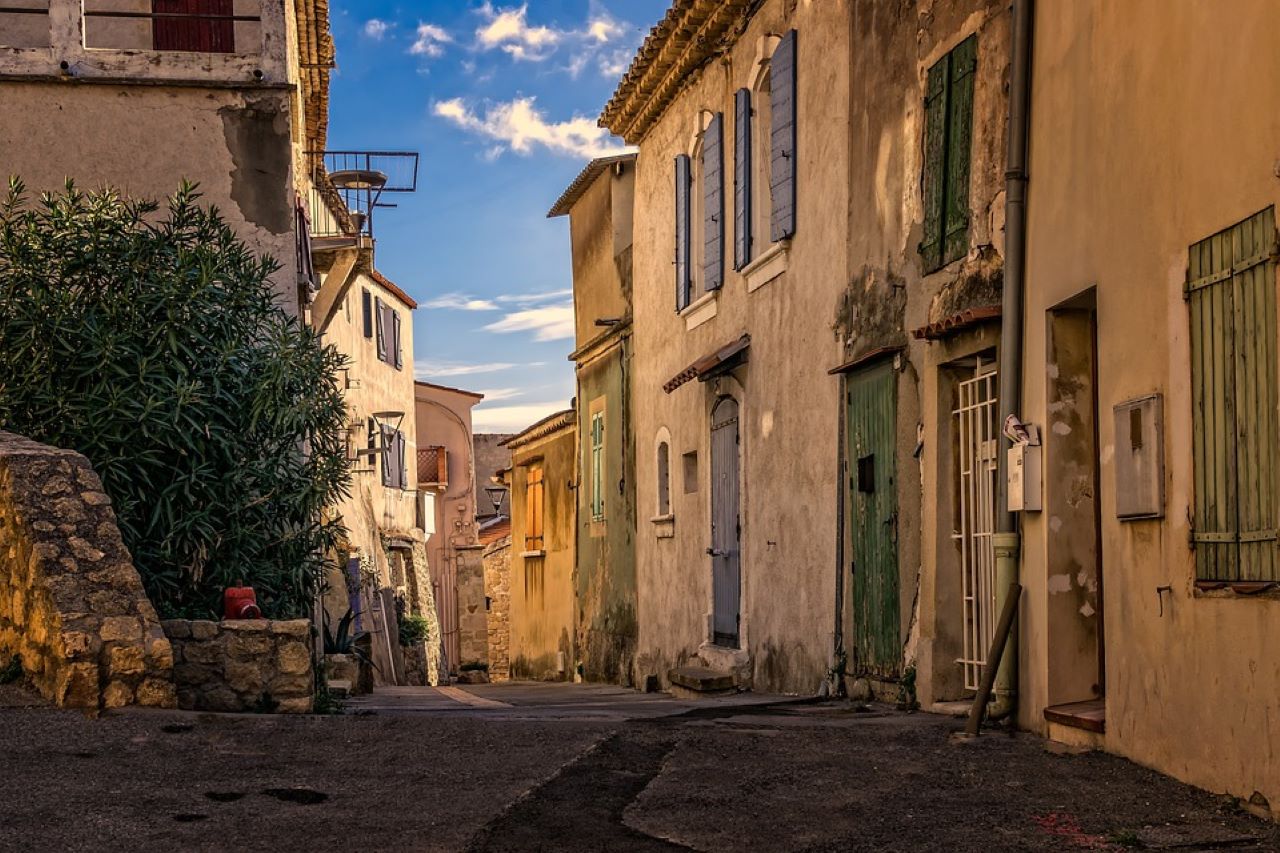 bottiglie fuori dalla porta