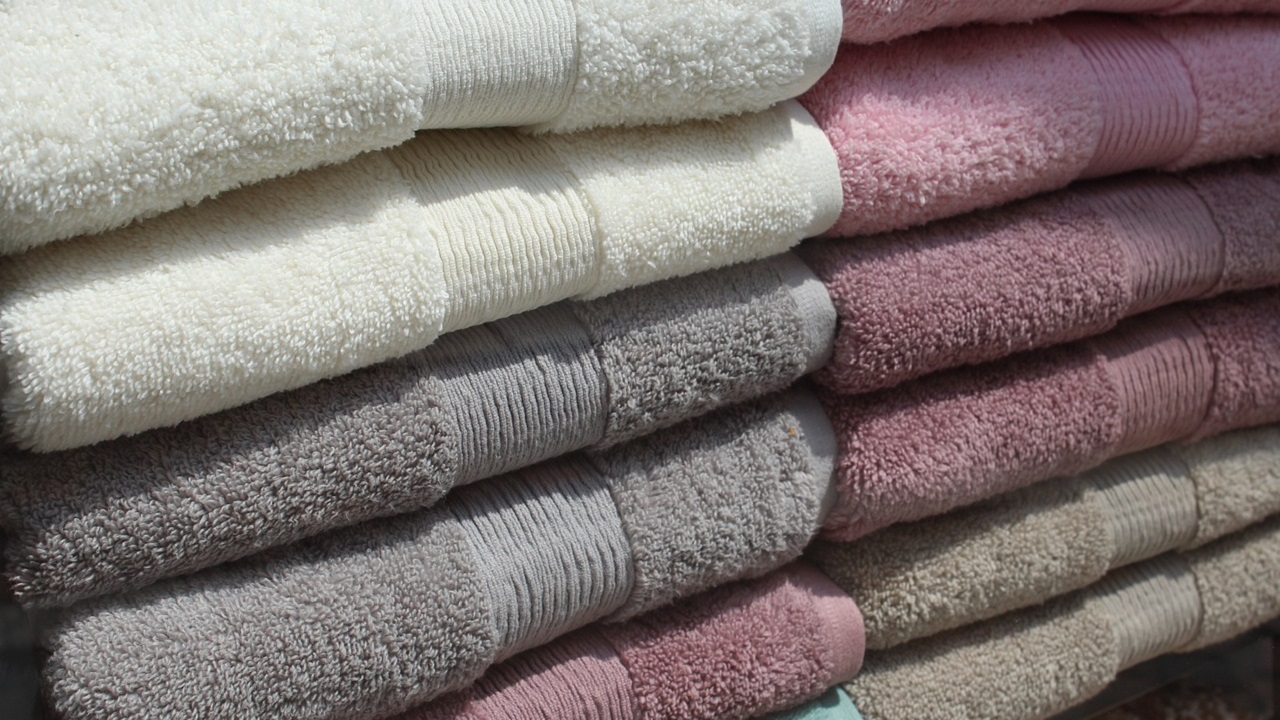 asciugamani colorati con strisce stoffa