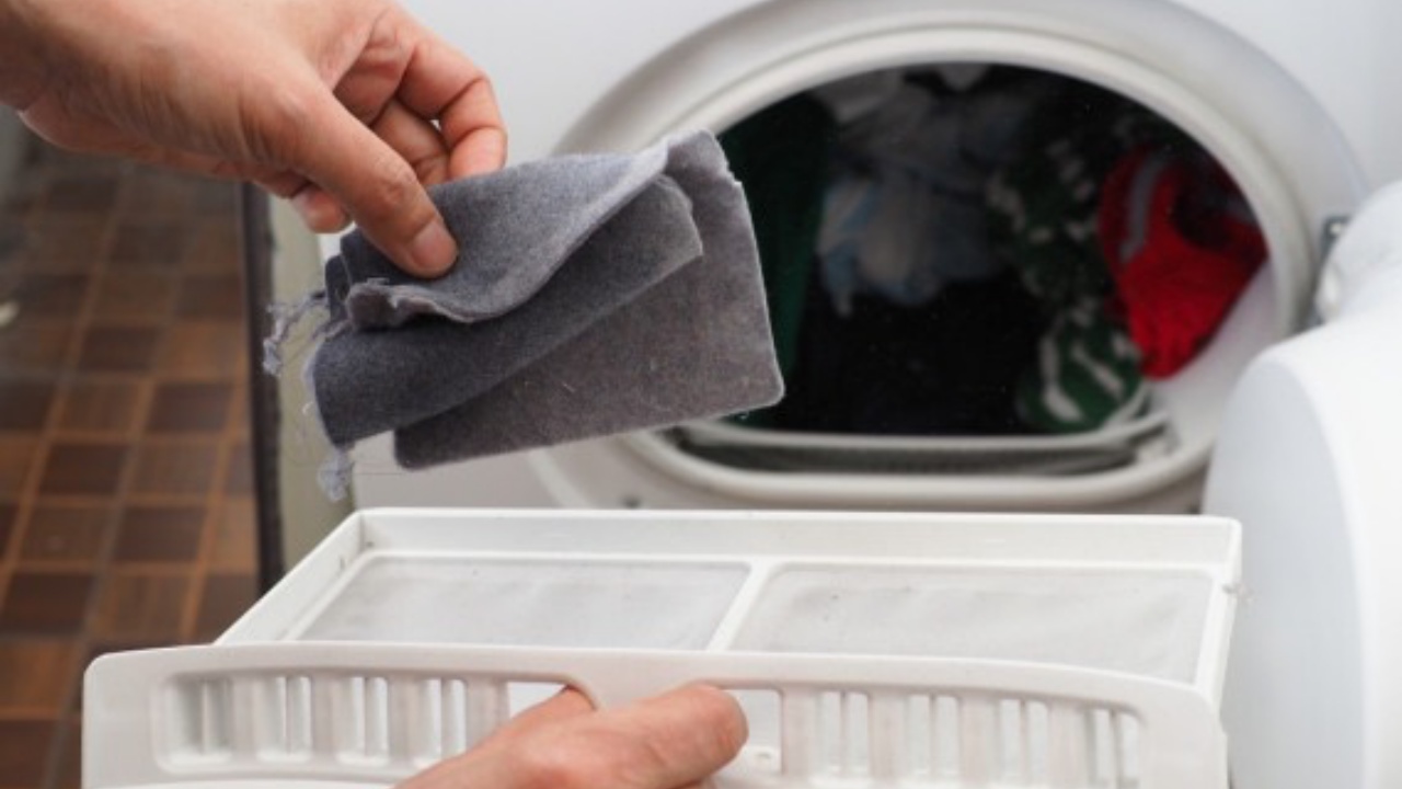 Ecco il metodo per pulire efficacemente la tua asciugatrice: così durerà per  molto tempo